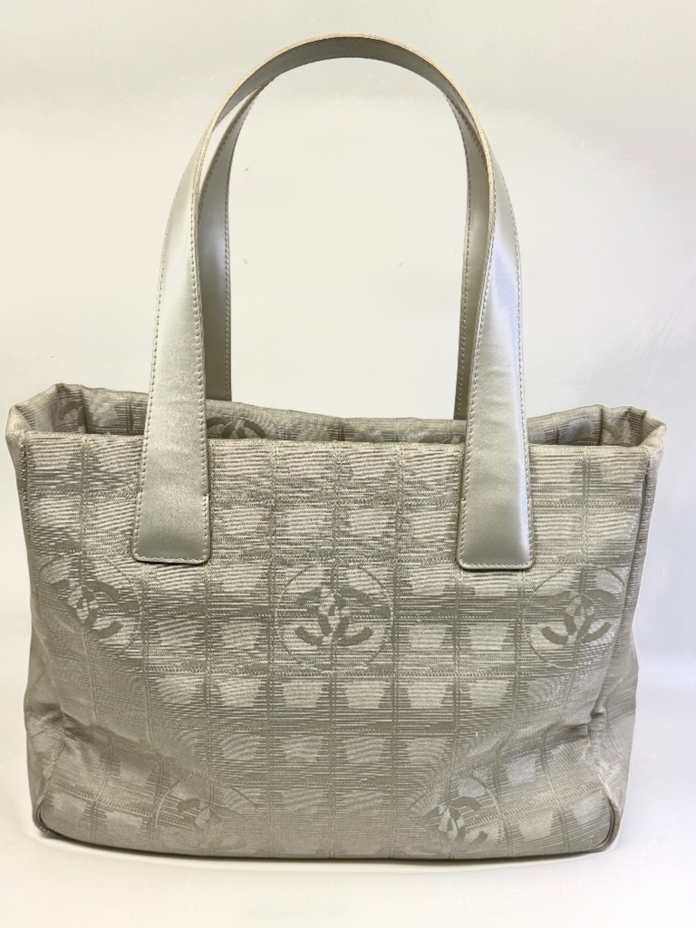 Authentic Women CHANEL Travel Line Tote Bag Grey color Nylon with Leather hands
